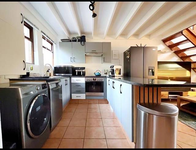 2 BEDROOM TOWNHOUSE FOR SALE IN DOUGLASDALE